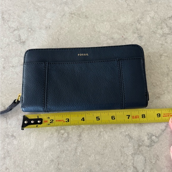 Fossil wallet- new - Picture 4 of 4